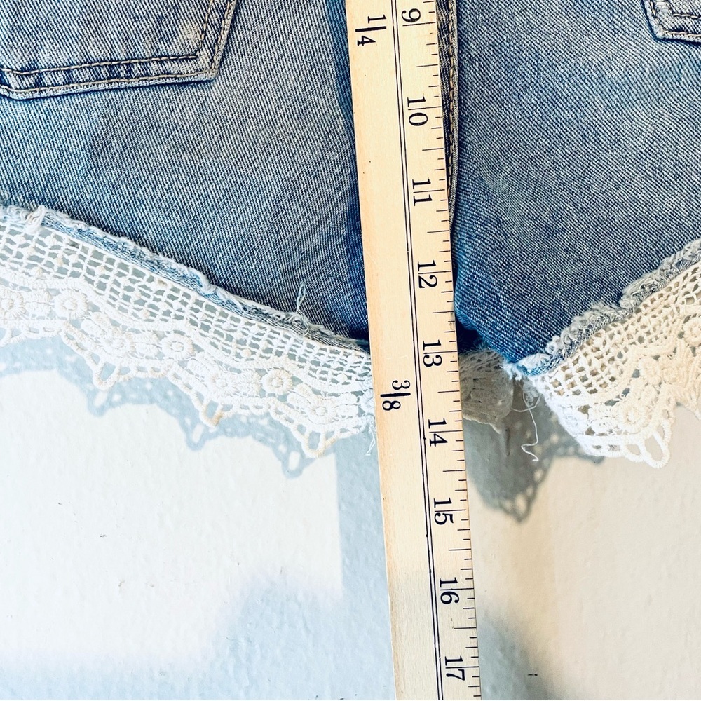 Free People Blue Jean Shorts with Lace Trim‎ Size 28 - Picture 5 of 6